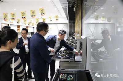 紹興市統計局副局長曹繪宏一行調研雅士林集成灶，助力企業市場高質量發展